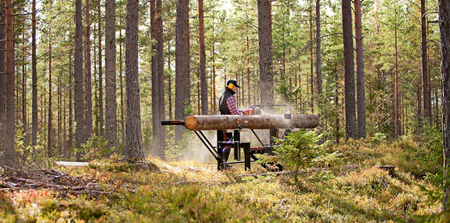 An Ingenious Portable Sawmill Lets One Person Turn Trees Into Lumber