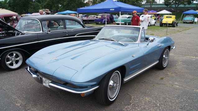 Why Is Everyone Calling The New Corvette The Stingray?