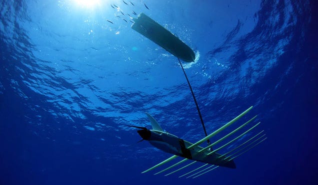 Este nuevo dron espía submarino obtiene su energía del sol y las olas