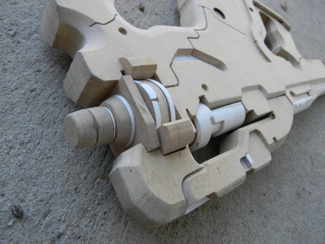 Man Builds a Real Mass Effect Gun, it's Used by the Real Samara