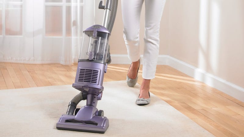Sunday's Best Deals: Your Favorite Vacuum, String Lights, Away Luggage