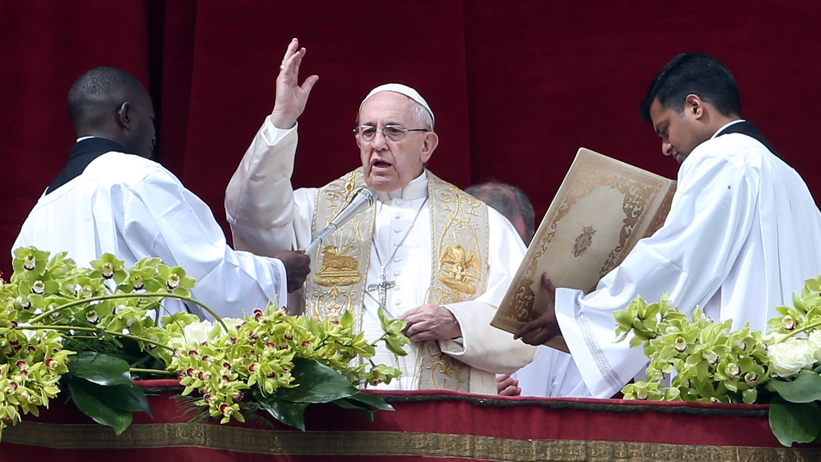 Pope Calls on Governments to Stop Acting Like Trash, Lest We Become Trash