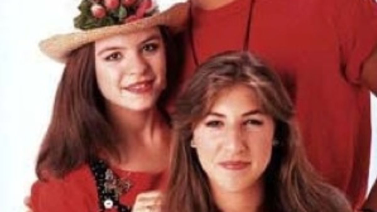 Jezebel Faceoff: Blossom Russo Vs. Clarissa Darling