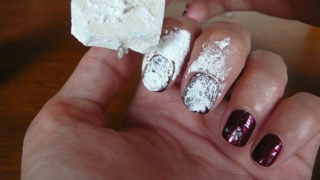 How to Give Yourself A Shabby Chic Antique Manicure
