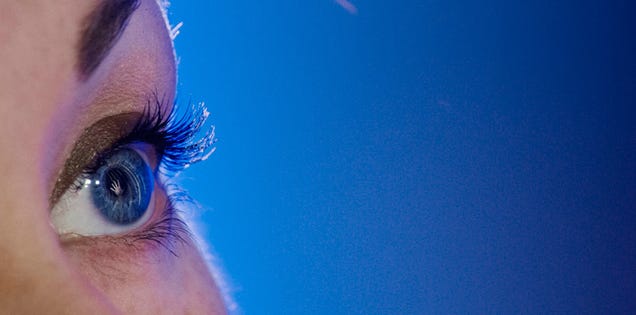 13 Images Reflected In Someone's Eye
