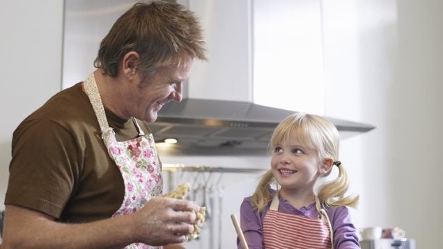 Dads Who Help Out Around the Home Might Raise More Ambitious Daughters