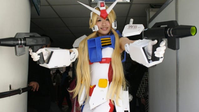 Behold, the Awesome Queen of Gundam Cosplay