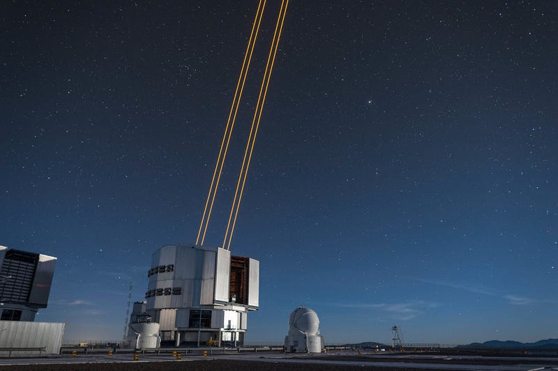 El sistema de enfoque láser más potente del mundo parece una gigantesca arma de ciencia-ficción