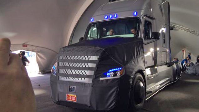 Freightliner Just Revealed The First Real Road-Legal Autonomous Big Rig