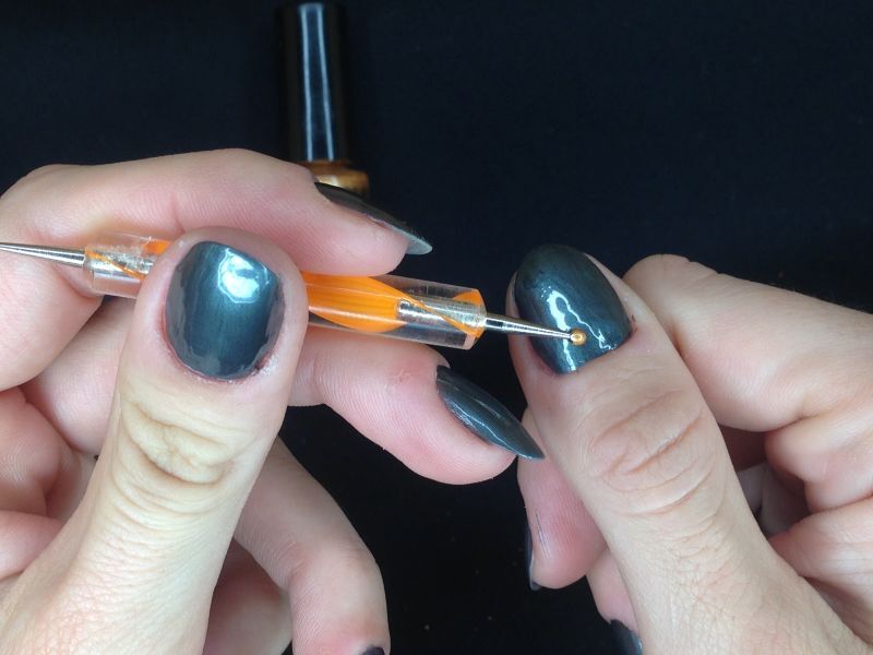 Pretty, Easy Nails: The Three Dot Manicure