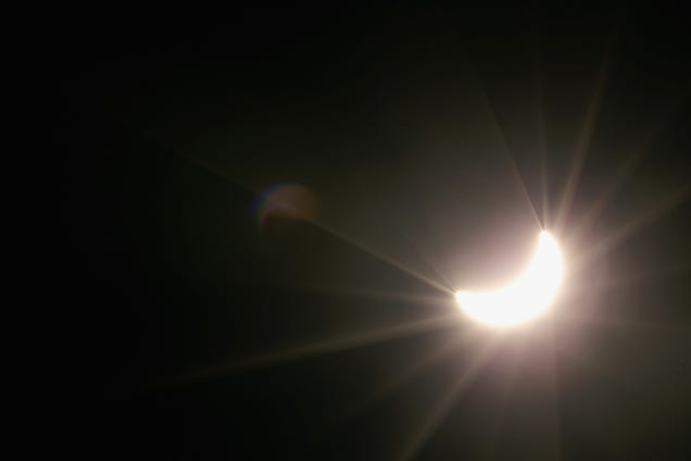 Yesterday S Solar Eclipse In Stellar Photos Gizmodo Uk