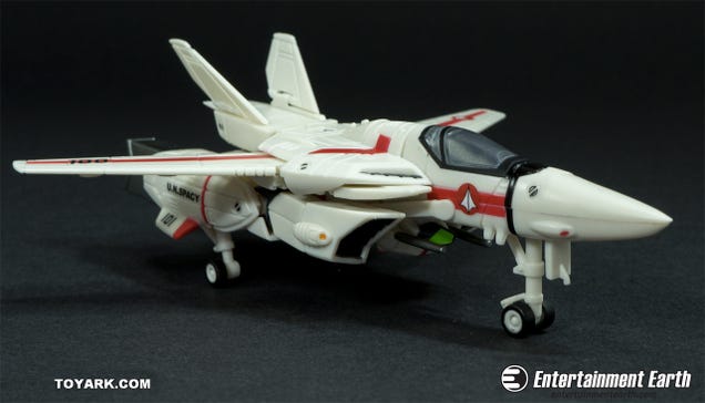 These 30th Anniversary 6-Inch Robotech Figures Are Pure Nostalgic Joy