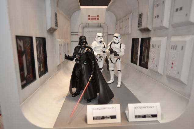 Disney Expo Japan Shows Off New Star Wars and Age Of Ultron Toys