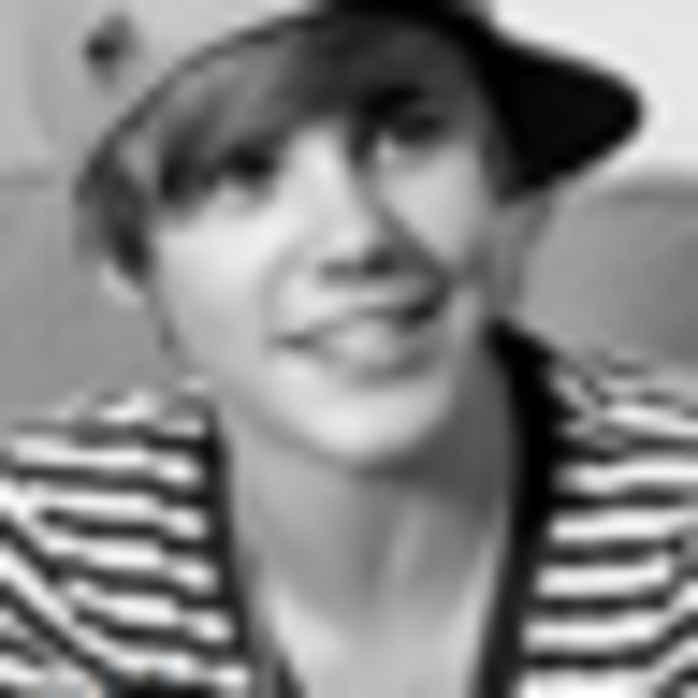 Shannon Elizabeth Needs Help