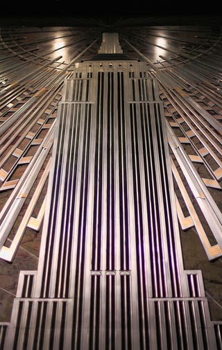 19 Photos Of (Near) Perfect Symmetry