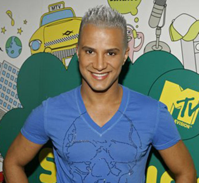 The 8 Worst Hairdos A Man Can Have