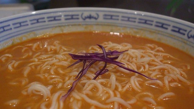 Double Boil Instant Ramen to Lower the Amount of Unhealthy Palm Oil