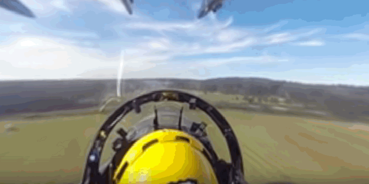 This 360-Degree View From a Blue Angel Cockpit Is Amazing and Terrifying