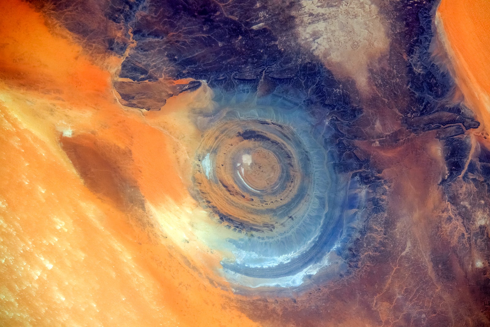 the-eye-of-the-sahara-is-an-enigmatic-desert-landmark