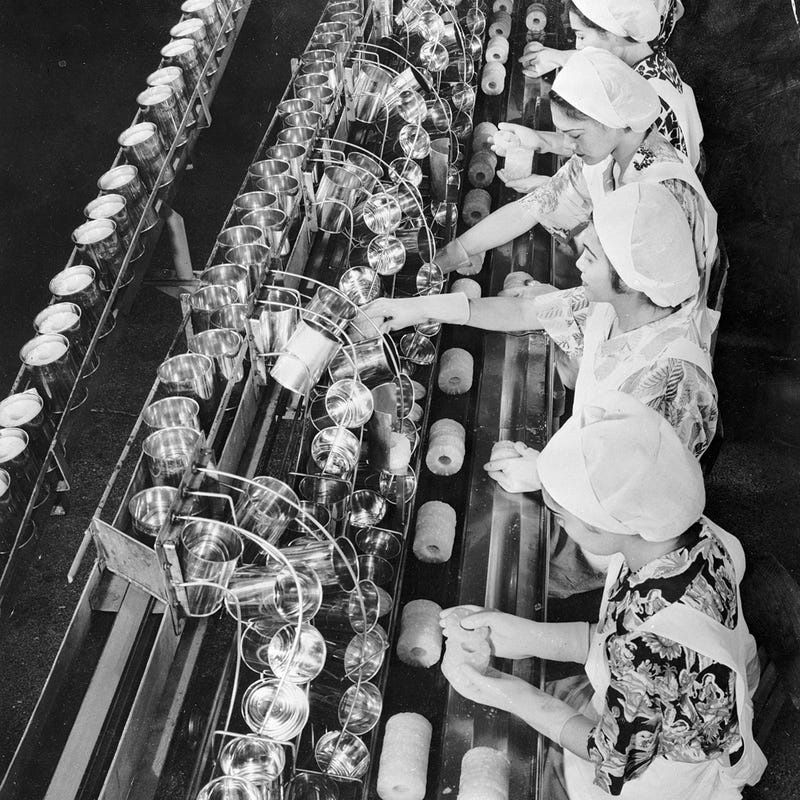 The Evolution of Canned Food and Drink In 38 Pictures