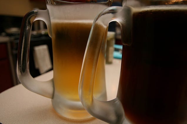 Use a Chilled Glass with Room Temperature Beer for Best Flavor