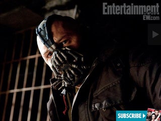 6 new Dark Knight Rises snapshots show off Batman's Bat-abs