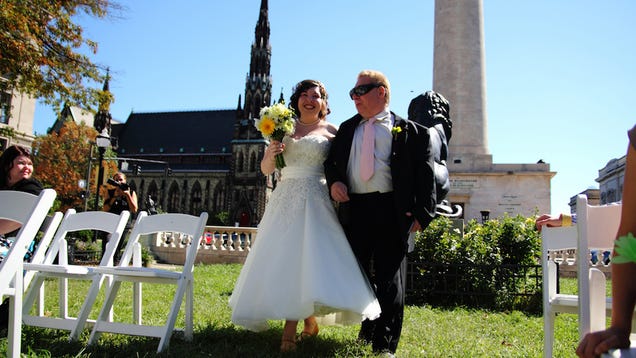 Book Weddings in Parks or Museums to Save Big (and Get a Tax Break)