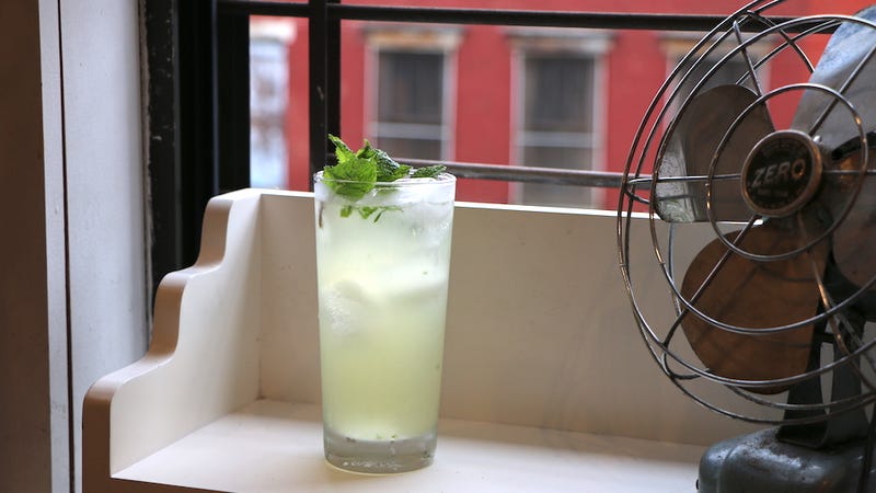 How to Make a Delicious Cocktail Using Prohibition-Era Hacks