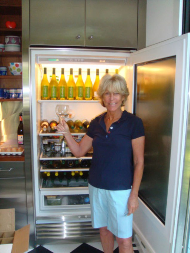 Liz Smith Has Gin & Fruit: What's In Your Refrigerator?