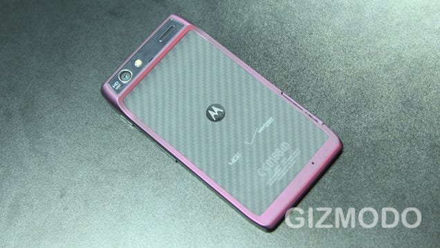 Motorola Droid 4 and RAZR MAXX Hands On: Two Giant Leaps for Droidkind