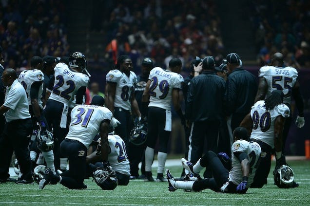 The Best And Most Surreal Photographs From The Power Outage At The Superdome