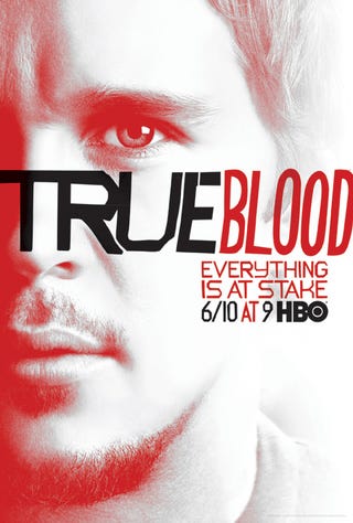 First glimpse of a fanged Chris Meloni from True Blood!