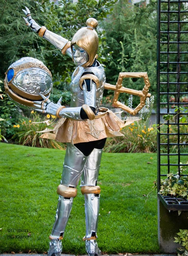 League of Legends Cosplay That's so Good it Doesn't Look Human
