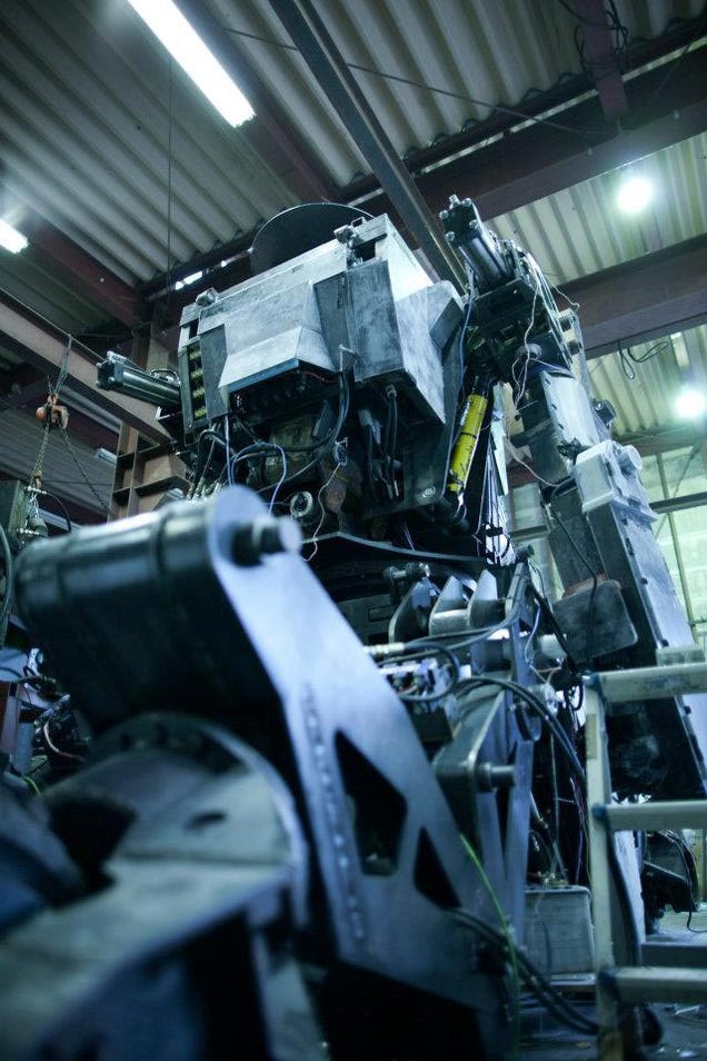 Holy heck, these Japanese hobbyists are building a 12-foot-tall pilotable mech