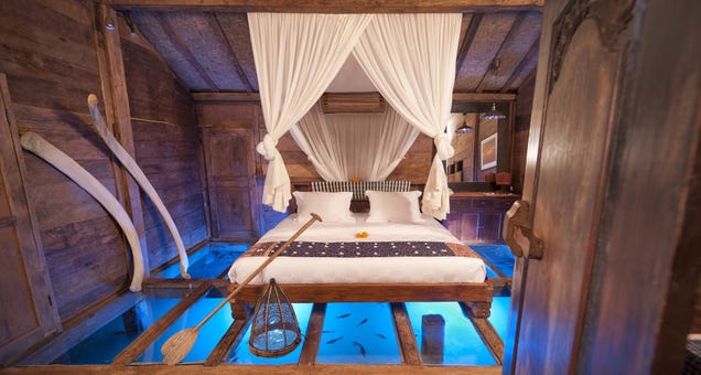 This Glass-Bottomed Hotel Room Lets You Sleep With the Fishes