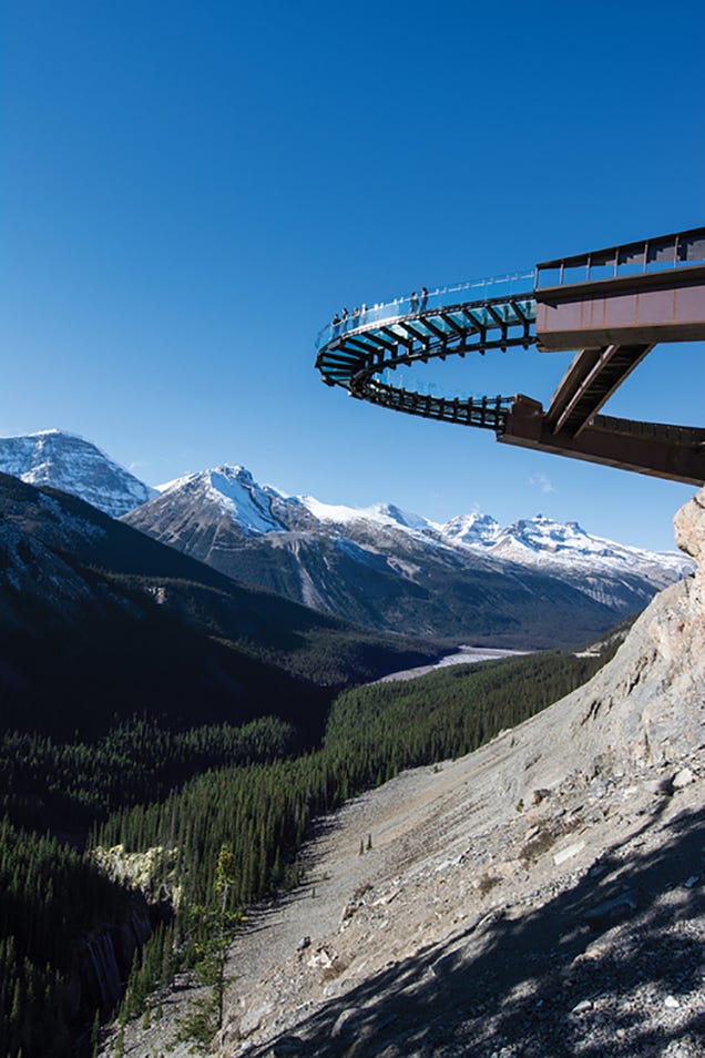 This Terrifying Glass Deck Lets You Walk Off a Cliff