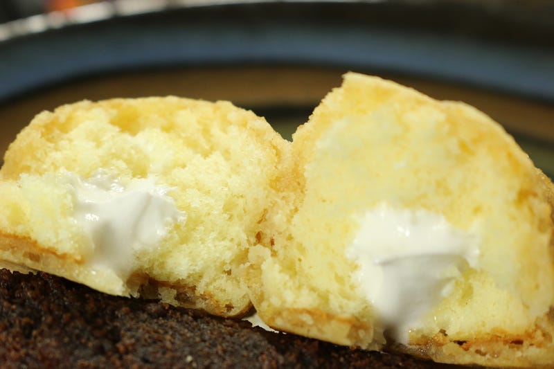 Snacktaku Cooks And Eats Hostess Deep Fried Twinkies