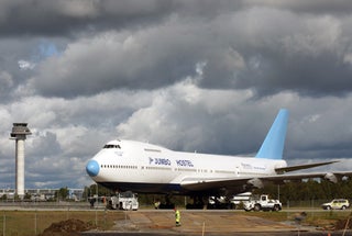 Jumbo Airplane Hotel Allows Mile High Club Experience on the Ground
