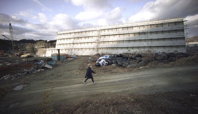 El gran muro de 400 km contra tsunamis en Japón divide a la