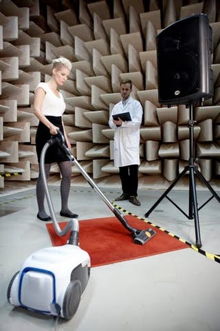 If Steve Jobs Vacuums, He Probably Uses Electrolux's iPod Cleaner Gallery