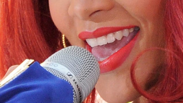 What is America's Fetish This Week? Great White Teeth