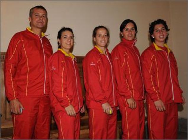 Spanish Tennis Team Also Strikes "Chinky-Eyed Chinaman" Pose!