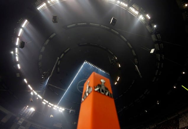 The Best And Most Surreal Photographs From The Power Outage At The Superdome