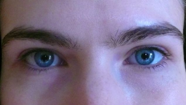 How To Pluck Your Eyebrows