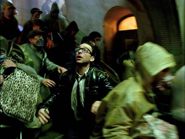 Pacific Rim gets a rave review from Rian Johnson, plus some stunning new images