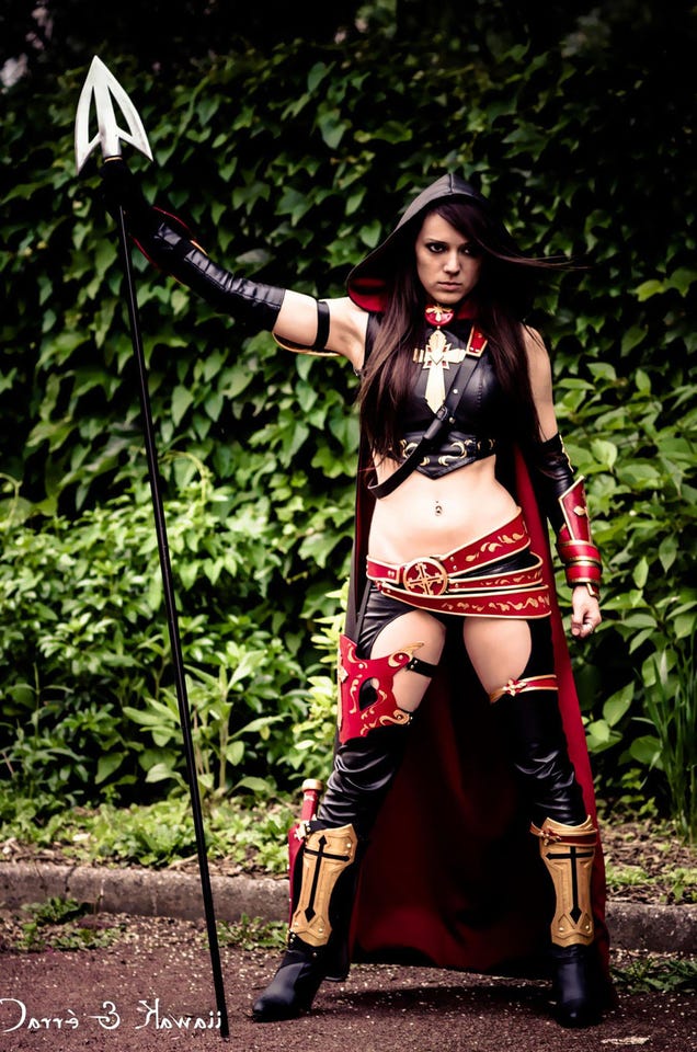 Nothing Says Cosplay Like Cheerleaders, Dragon Age, Catwoman and...Jak and Daxter?