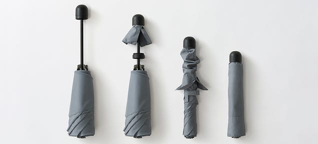 This Umbrella's Unlosable Sleeve Is Always Hiding In Its Handle