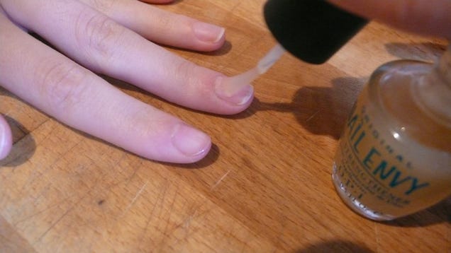 How To Give Yourself Paint-Splattered Jackson Pollock Nails