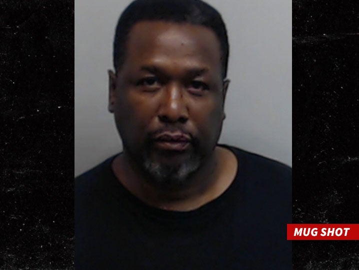 Eyewitness Says The Wire's Wendell Pierce Charged Into Hotel Room in Fight Over Bernie Sanders