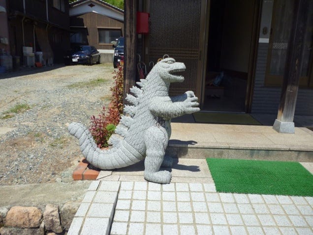 Japan's Cute and Nerdy Stone Statues Will Delight You